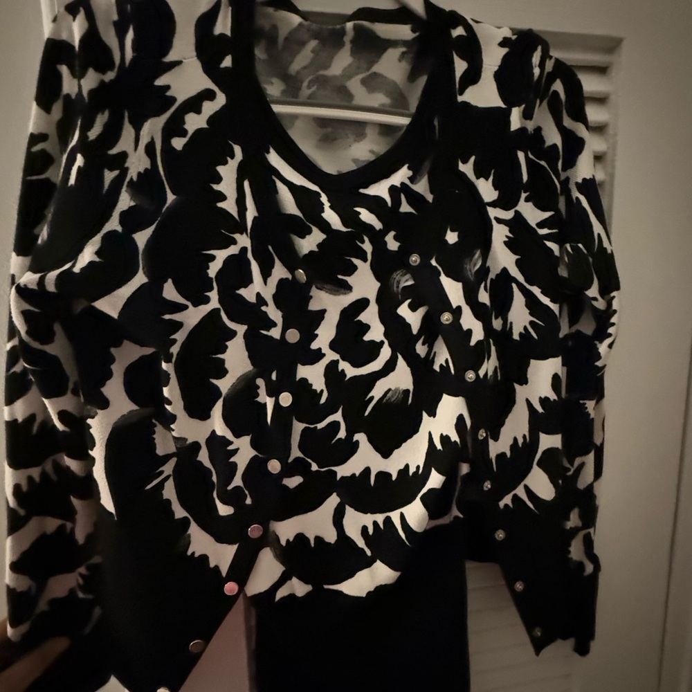 White House Black Market Black and White Floral Two piece tank and cardigan set